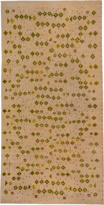 No. 87043 beige rug with green, gold, and red diamond-and-cross grid