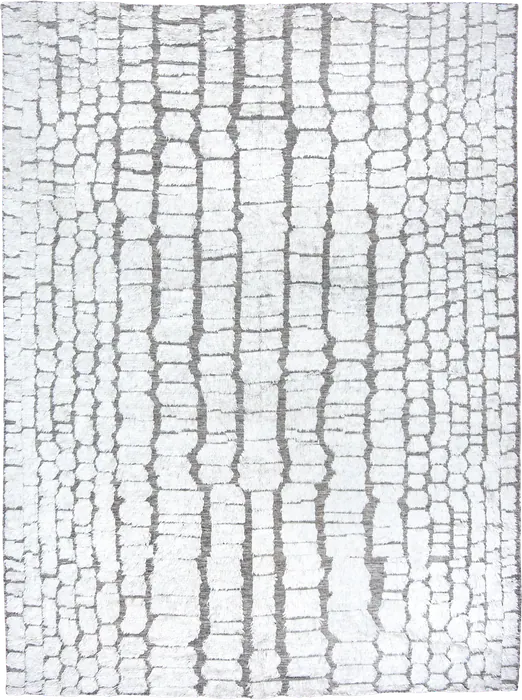 No. 94097 white and charcoal high-low crocodile-scale rug
